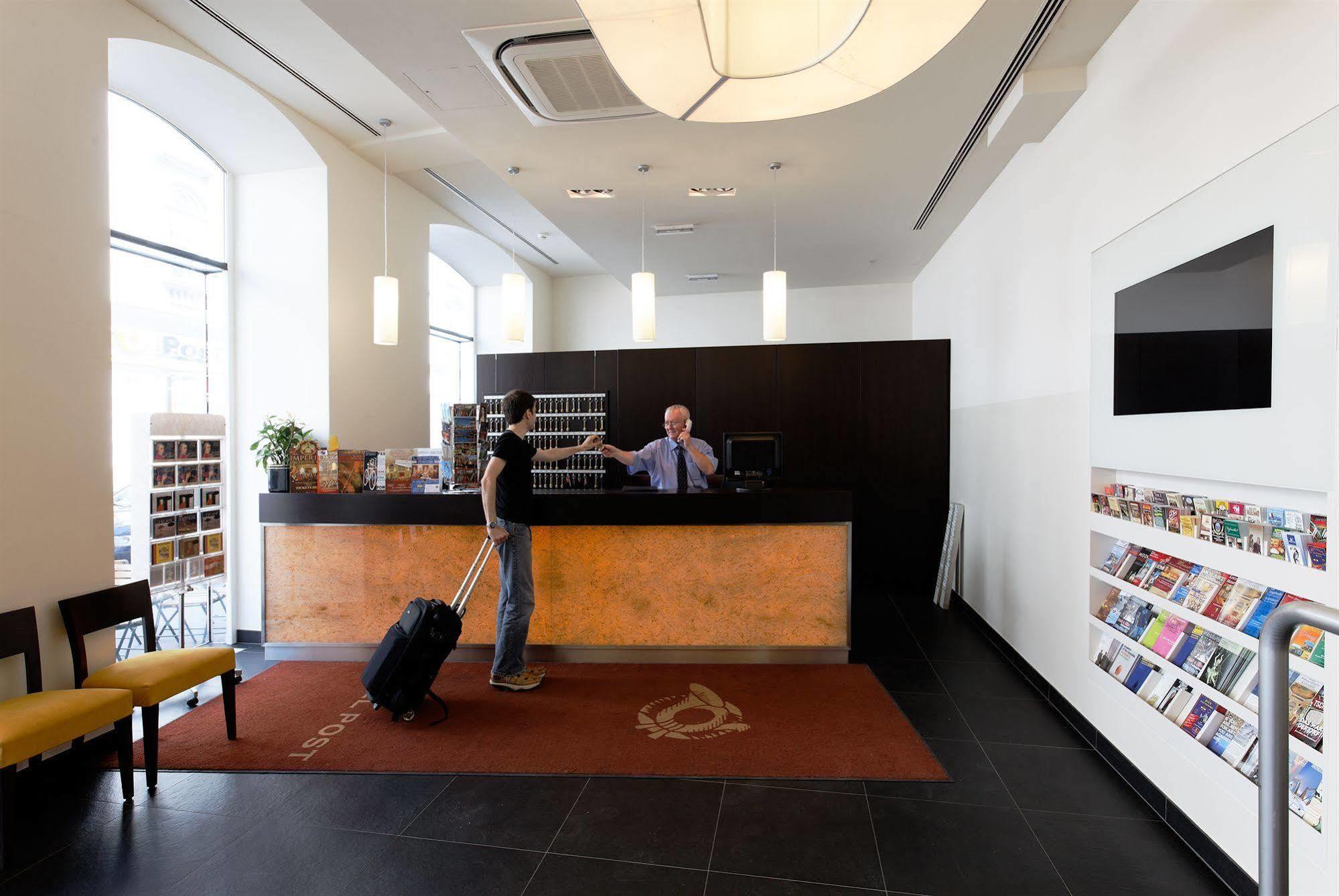 Hotel Post Wien Интерьер фото